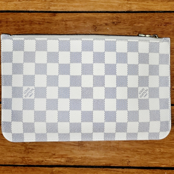 Louis Vuitton Damier Azur Pochette Wristlet - Picture 3 of 10